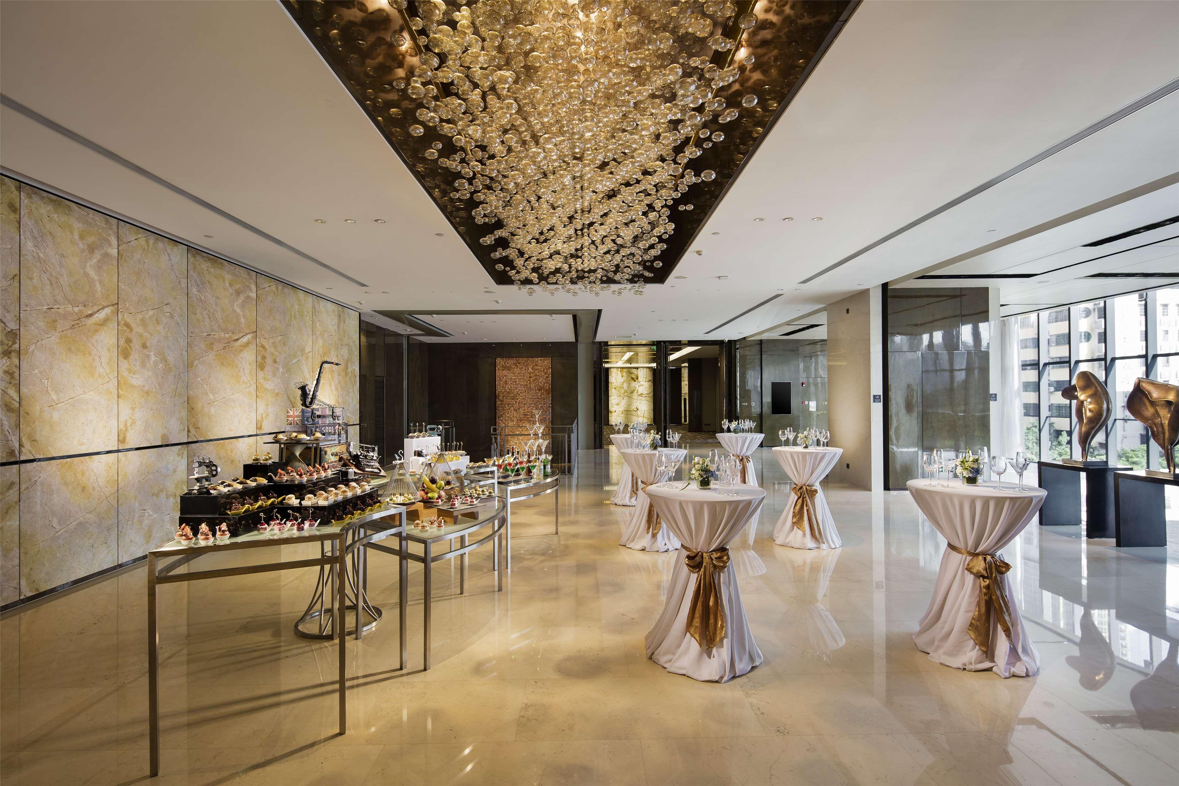 Hilton Guangzhou Tianhe Hotel Ngoại thất bức ảnh The lobby