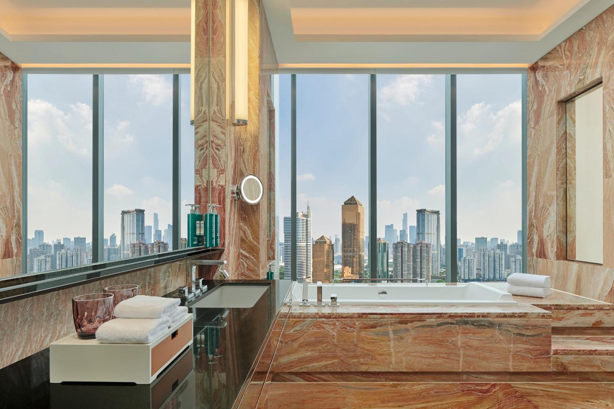 Hilton Guangzhou Tianhe Hotel Ngoại thất bức ảnh Bathroom