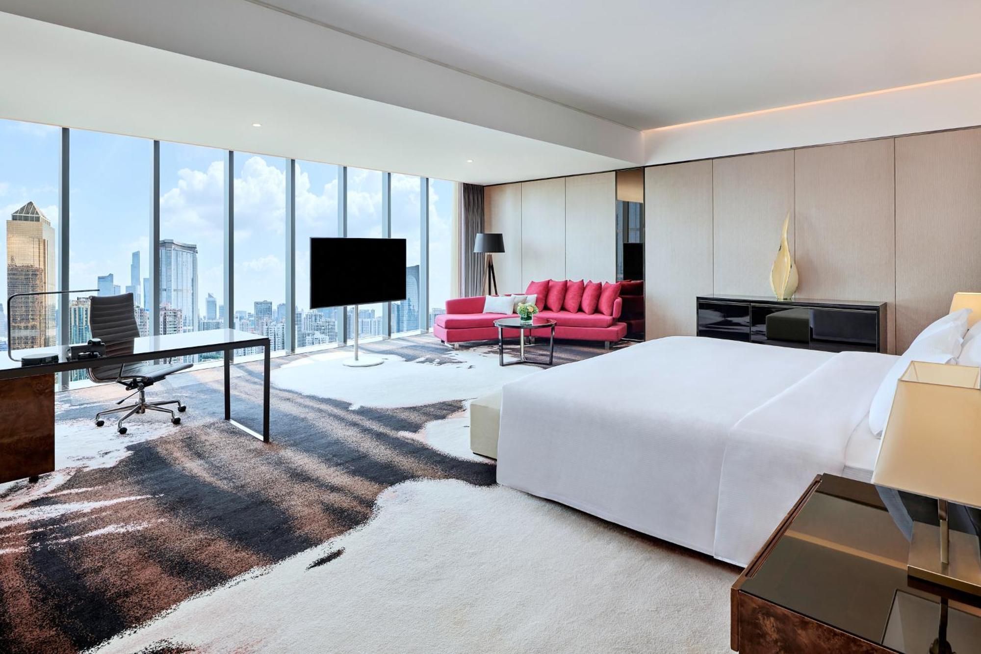 Hilton Guangzhou Tianhe Hotel Ngoại thất bức ảnh A suite at the hotel