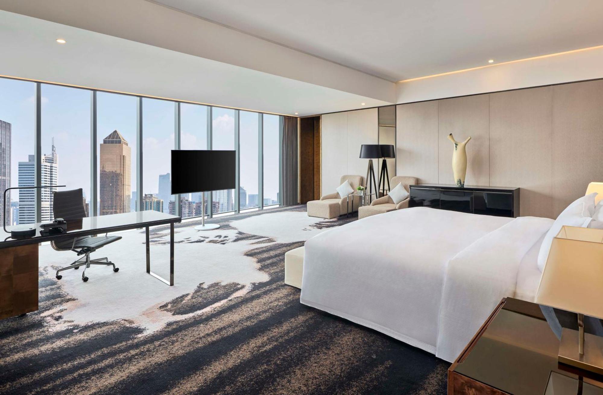 Hilton Guangzhou Tianhe Hotel Ngoại thất bức ảnh Deluxe Suite